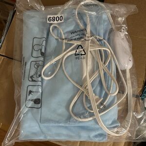 Sunbeam Light Blue Electric Heating Pad( new )